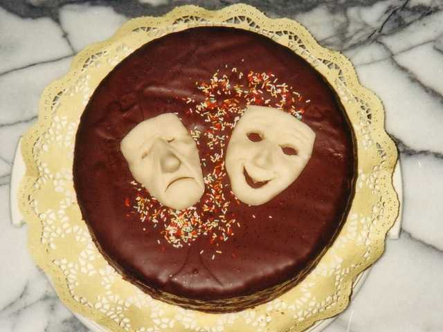 a_theate.jpg (38102 Byte)